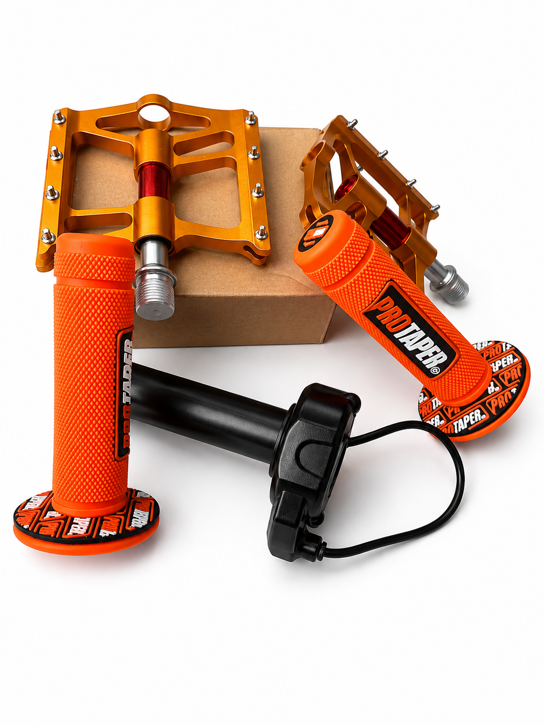 Oranje ProTaper Gashendel Sur-Ron Model met Gele Premium Pedalen | Elektrische Fatbike Bundel