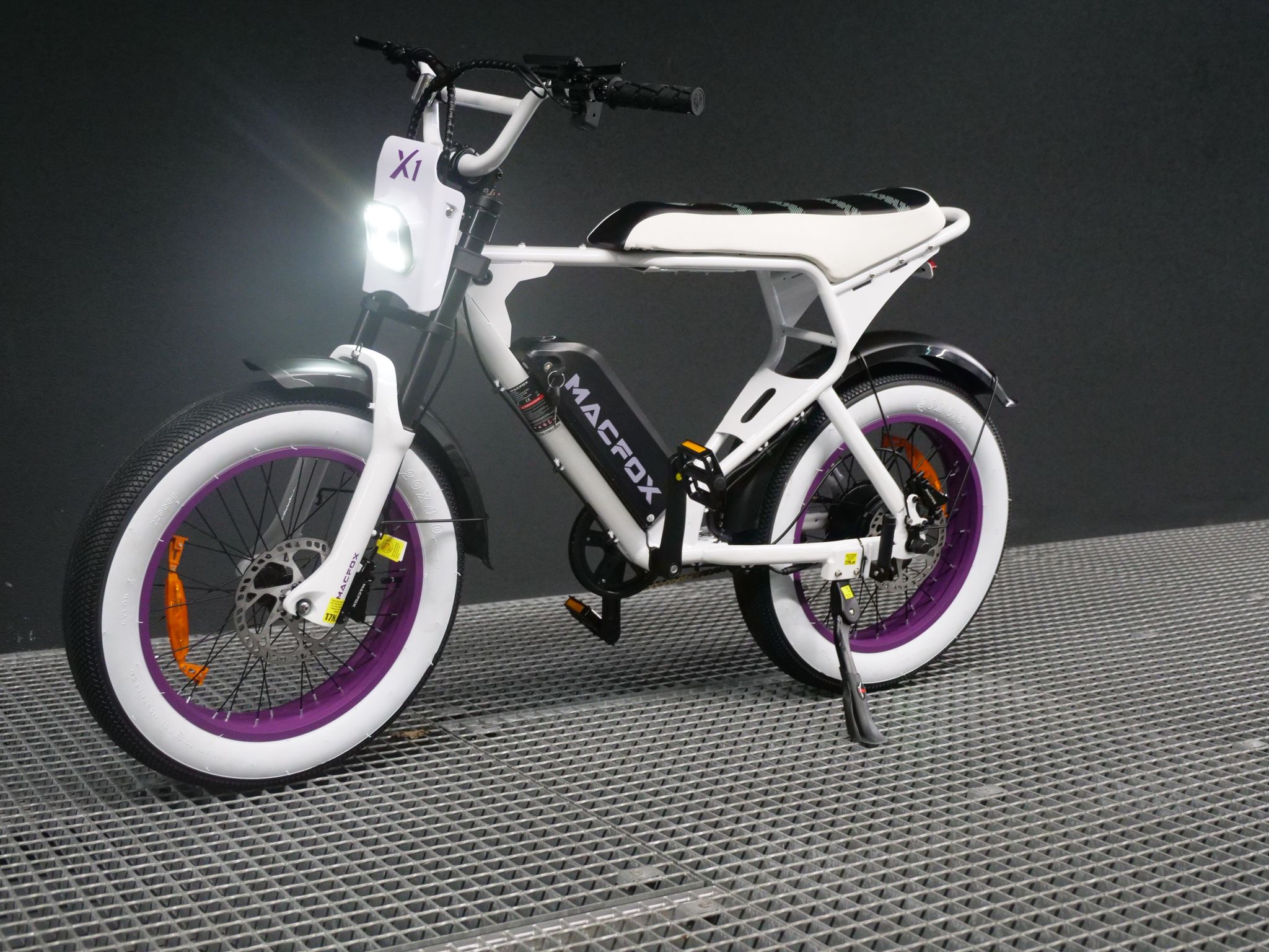 Macfox X1S x Bs.zay Elektrische Fatbike – Incl. Spatborden, Slot & Telefoonhouder